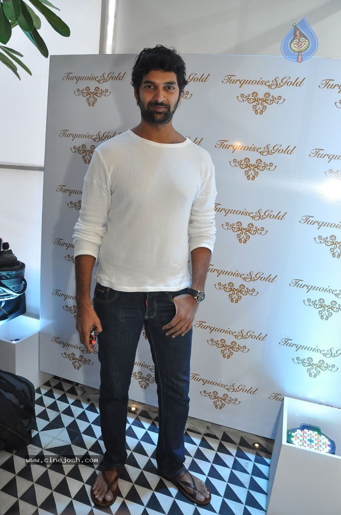 Bolly Celebs at Flagship Store Launch - 10 / 27 photos