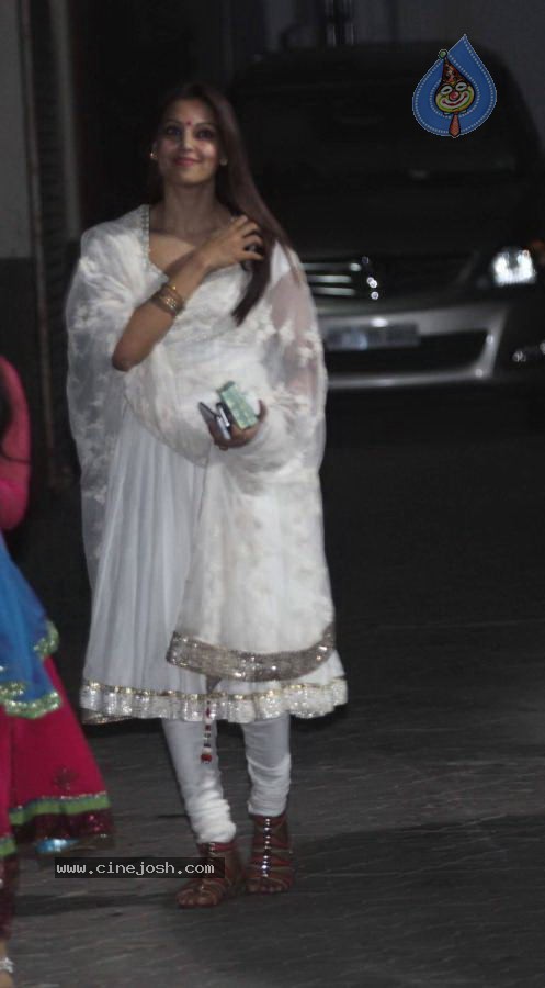 Bolly Celebs at Ganesh Visarjan Event - 103 / 106 photos