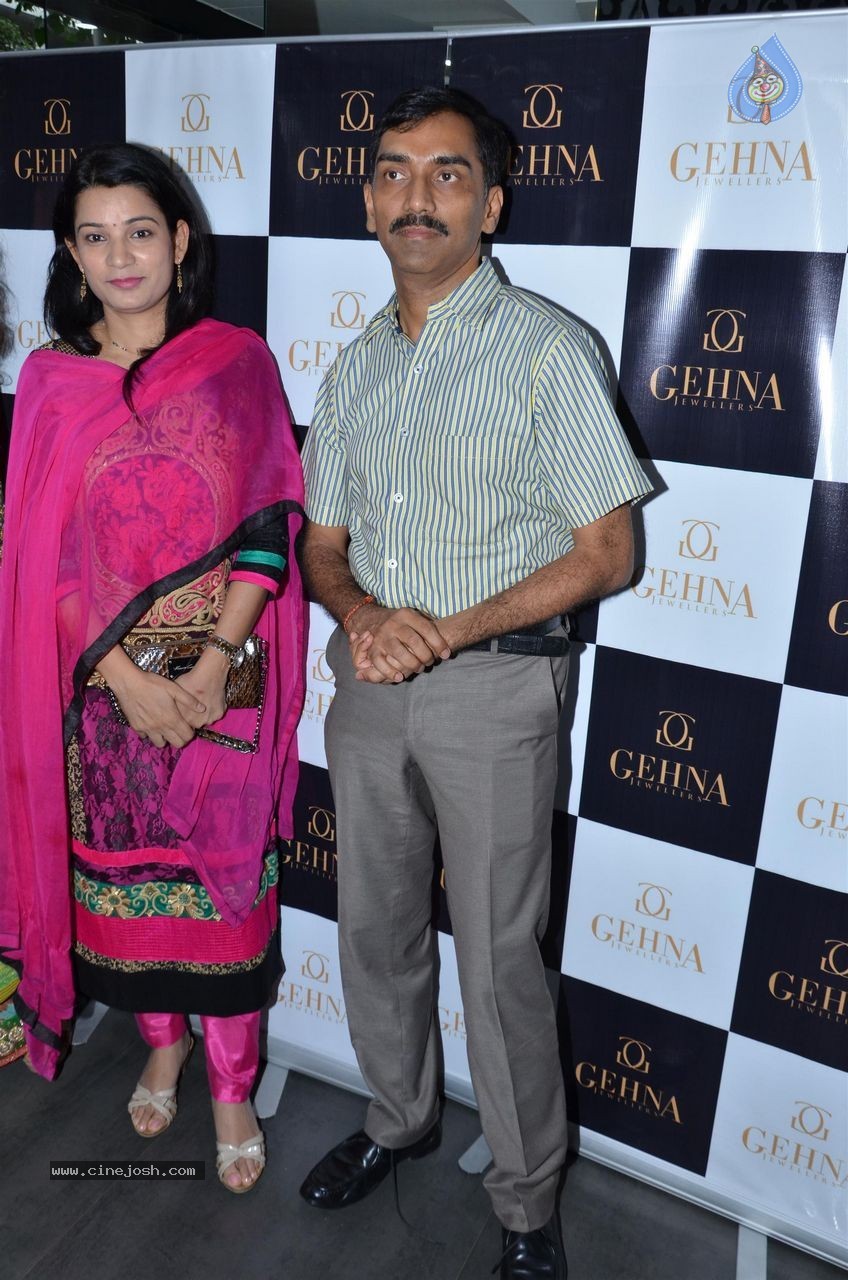 Bolly Celebs at Gehana Jewellers Event - 30 / 42 photos