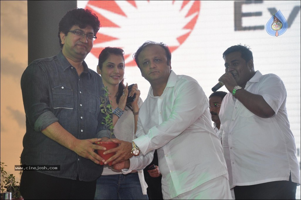 Bolly Celebs at Go Green Campaign  - 7 / 81 photos
