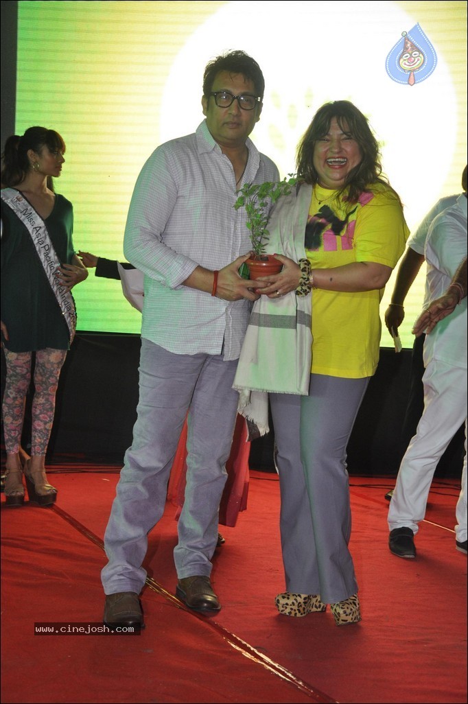 Bolly Celebs at Go Green Campaign  - 17 / 81 photos