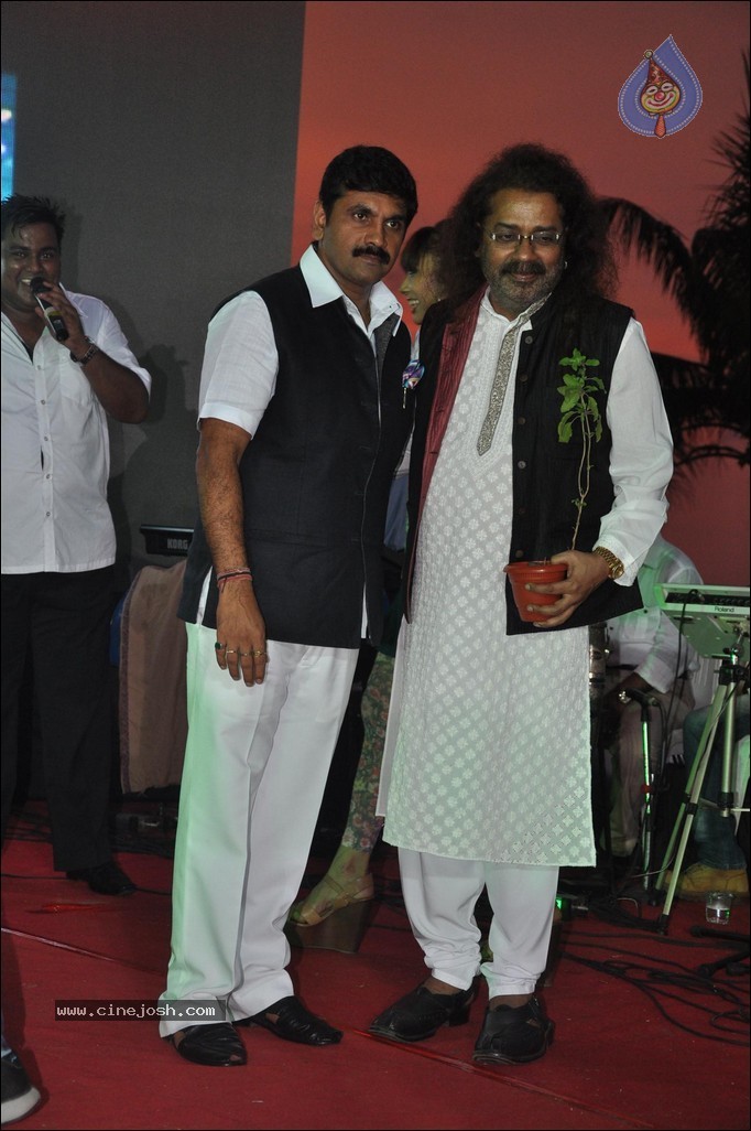 Bolly Celebs at Go Green Campaign  - 54 / 81 photos