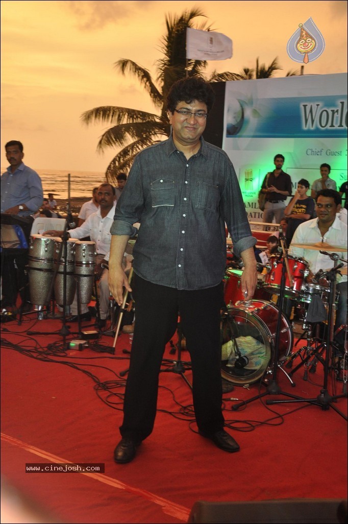 Bolly Celebs at Go Green Campaign  - 77 / 81 photos