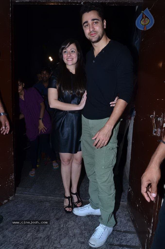 Bolly Celebs at Gori Tere Pyaar Mein Special Screening - 5 / 119 photos