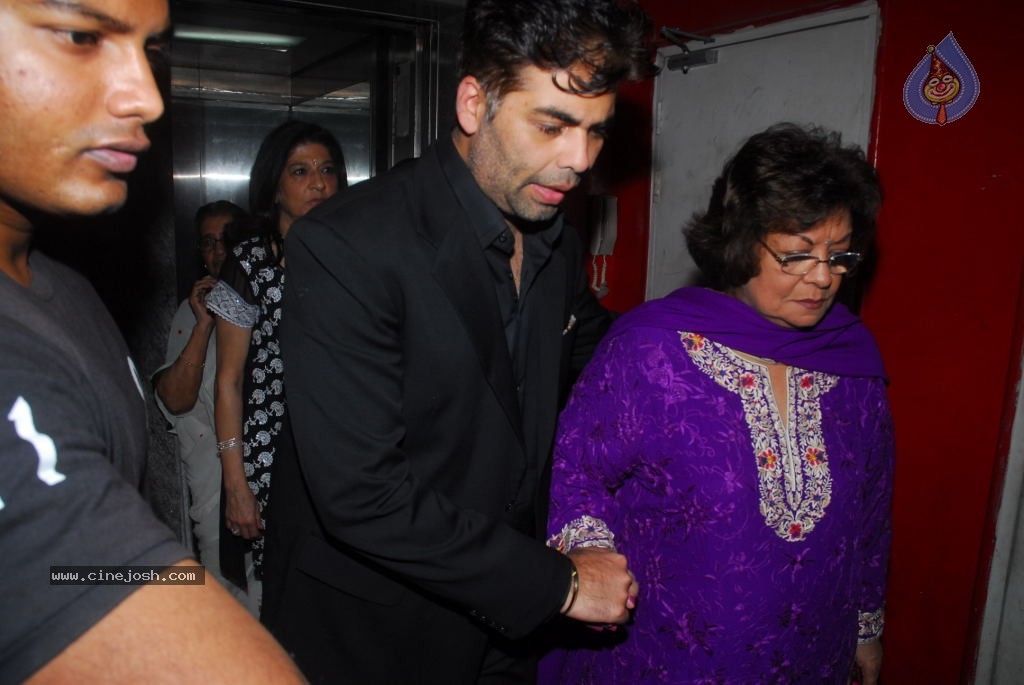 Bolly Celebs at Gori Tere Pyaar Mein Special Screening - 11 / 119 photos