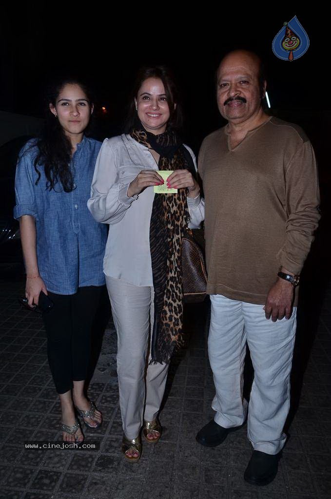 Bolly Celebs at Gori Tere Pyaar Mein Special Screening - 18 / 119 photos
