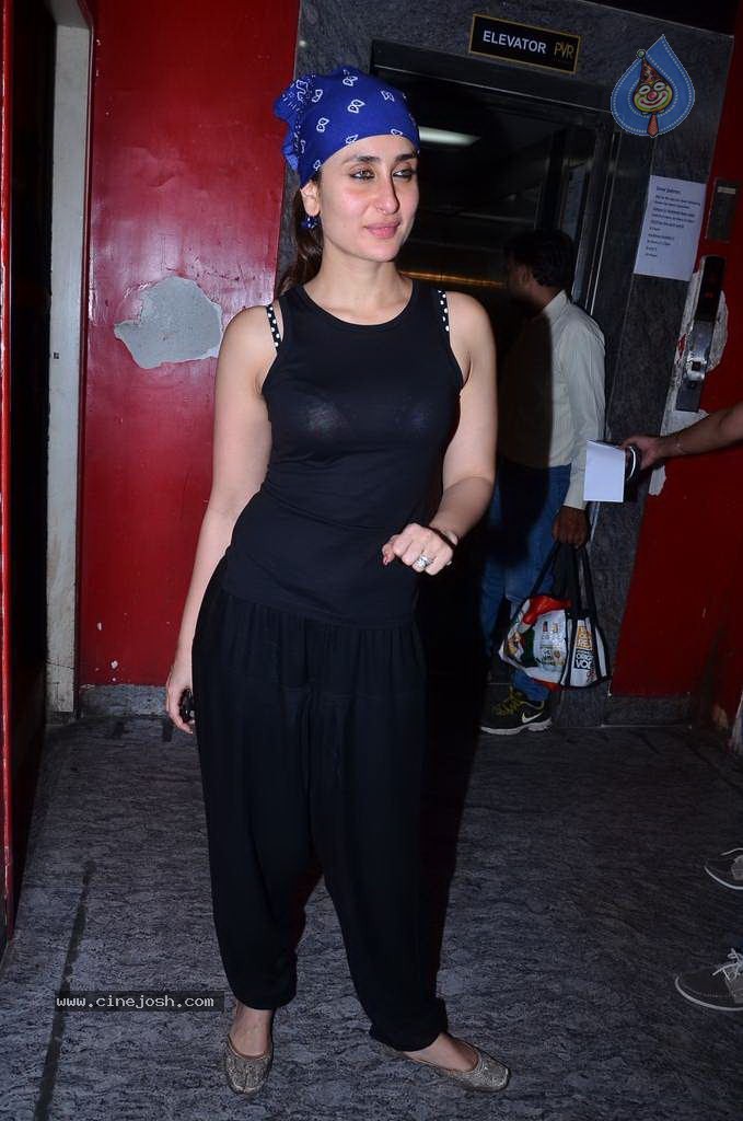 Bolly Celebs at Gori Tere Pyaar Mein Special Screening - 25 / 119 photos