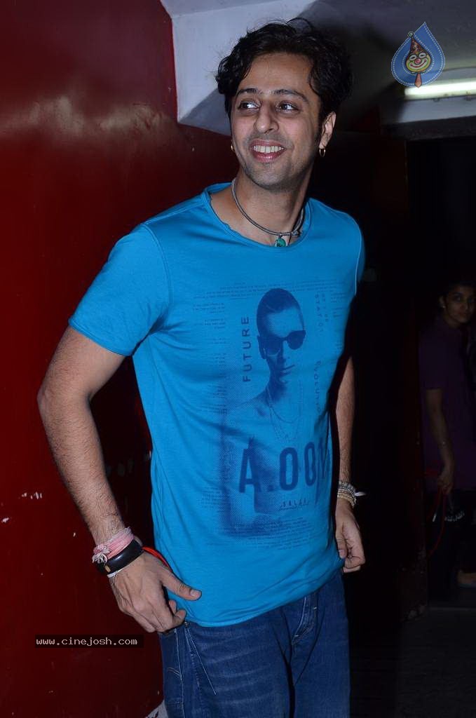Bolly Celebs at Gori Tere Pyaar Mein Special Screening - 41 / 119 photos