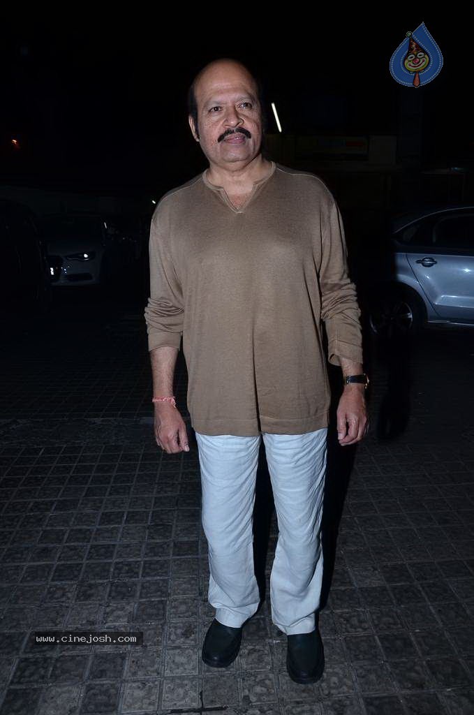 Bolly Celebs at Gori Tere Pyaar Mein Special Screening - 45 / 119 photos