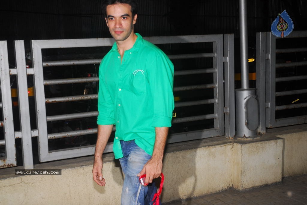 Bolly Celebs at Gori Tere Pyaar Mein Special Screening - 48 / 119 photos