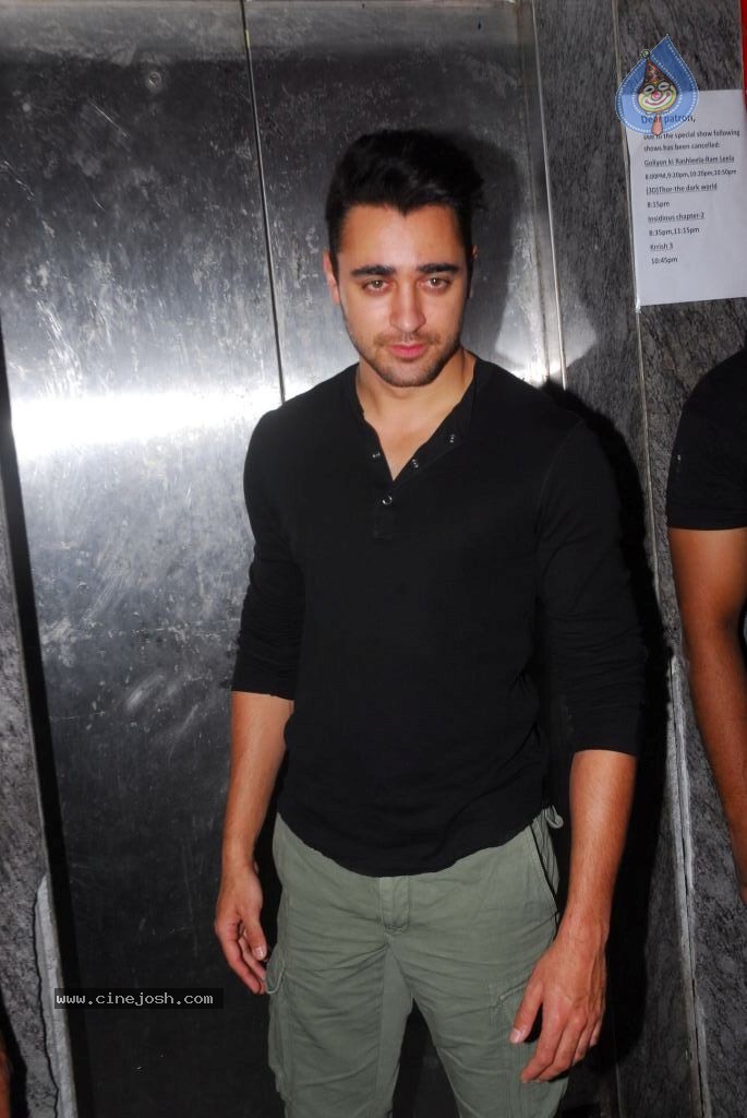 Bolly Celebs at Gori Tere Pyaar Mein Special Screening - 51 / 119 photos