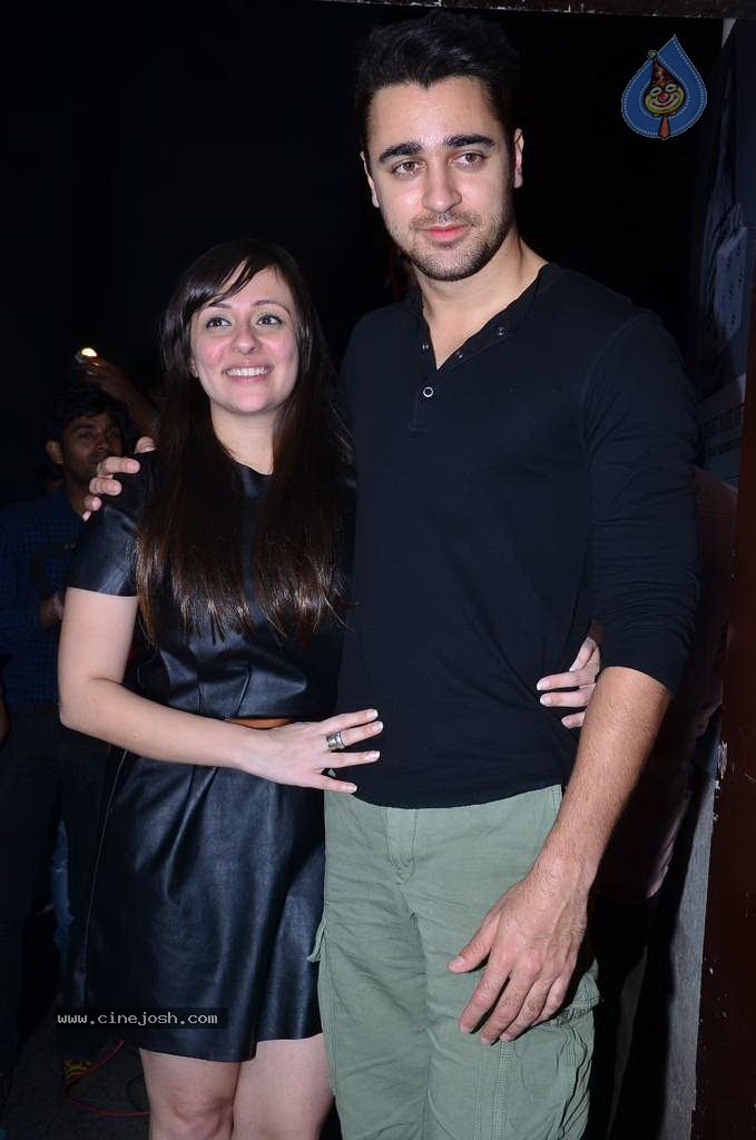 Bolly Celebs at Gori Tere Pyaar Mein Special Screening - 60 / 119 photos