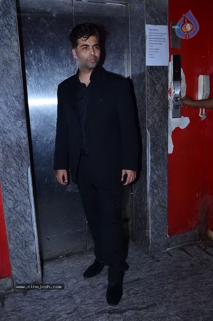 Bolly Celebs at Gori Tere Pyaar Mein Special Screening - 63 / 119 photos