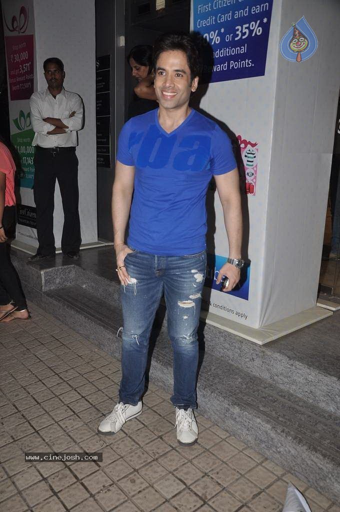 Bolly Celebs at Gori Tere Pyaar Mein Special Screening - 79 / 119 photos
