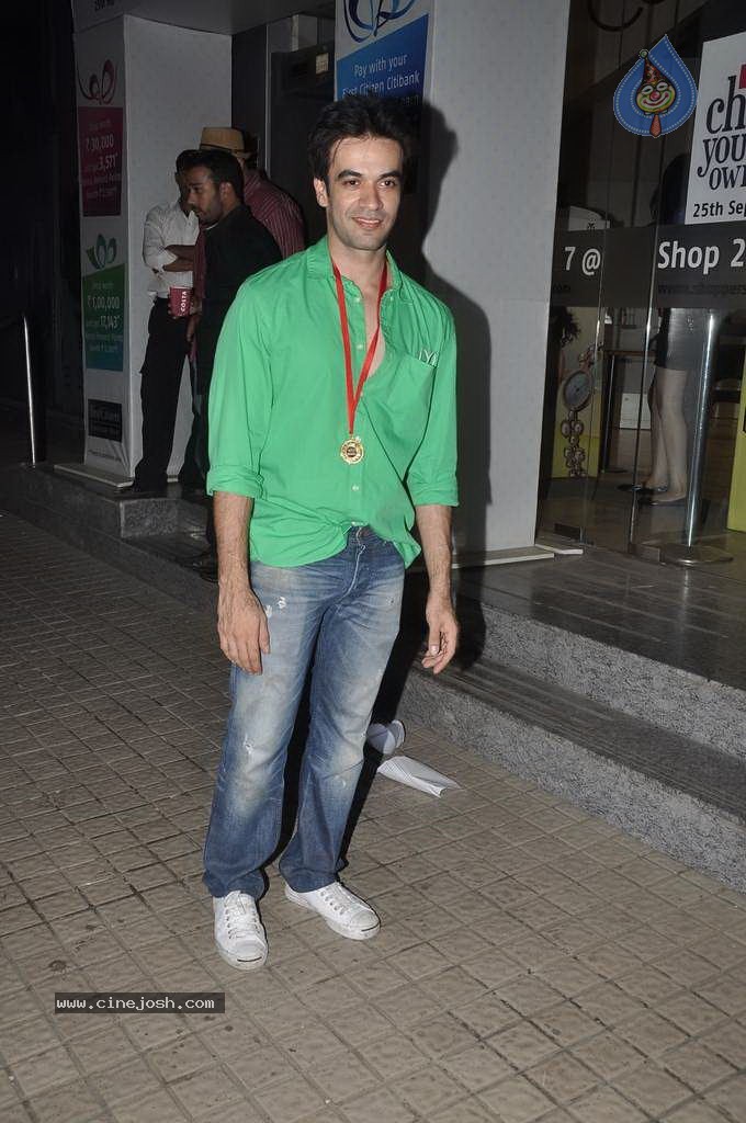 Bolly Celebs at Gori Tere Pyaar Mein Special Screening - 85 / 119 photos