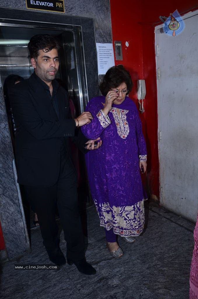 Bolly Celebs at Gori Tere Pyaar Mein Special Screening - 104 / 119 photos