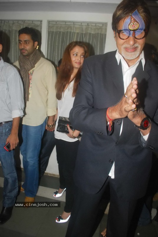 Bolly Celebs at Grand Showcase of Vipul n Shifaali Shahs Play - 34 / 53 photos