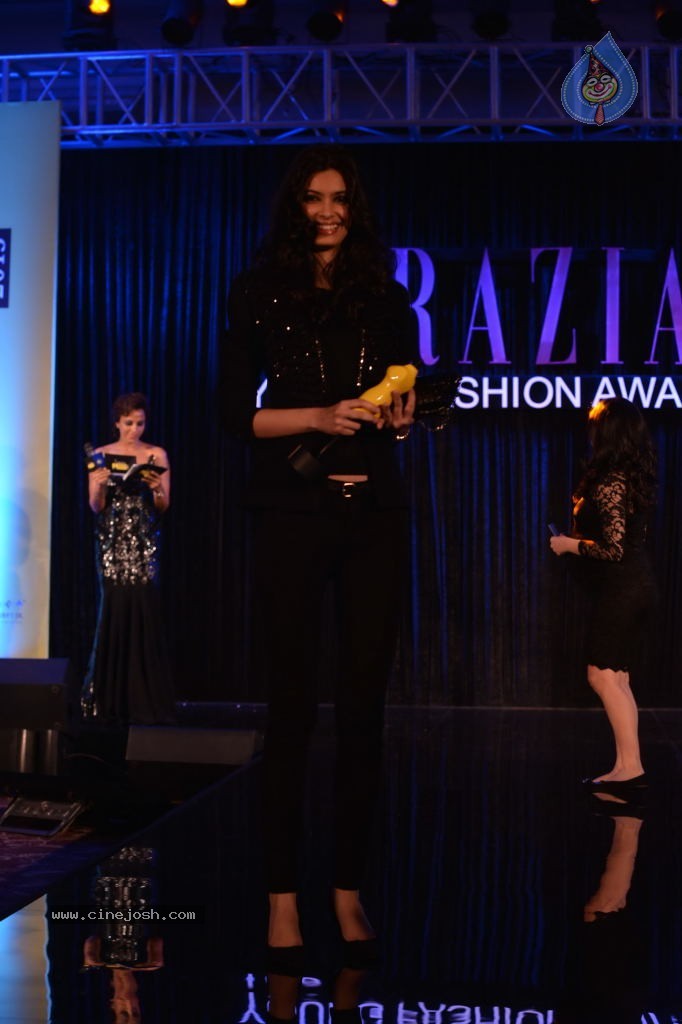 Bolly Celebs at Grazia Young Fashion Awards - 6 / 37 photos