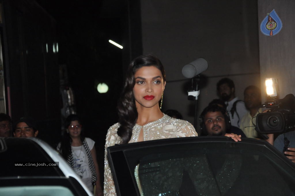 Bolly Celebs at Grazia Young Fashion Awards - 11 / 37 photos