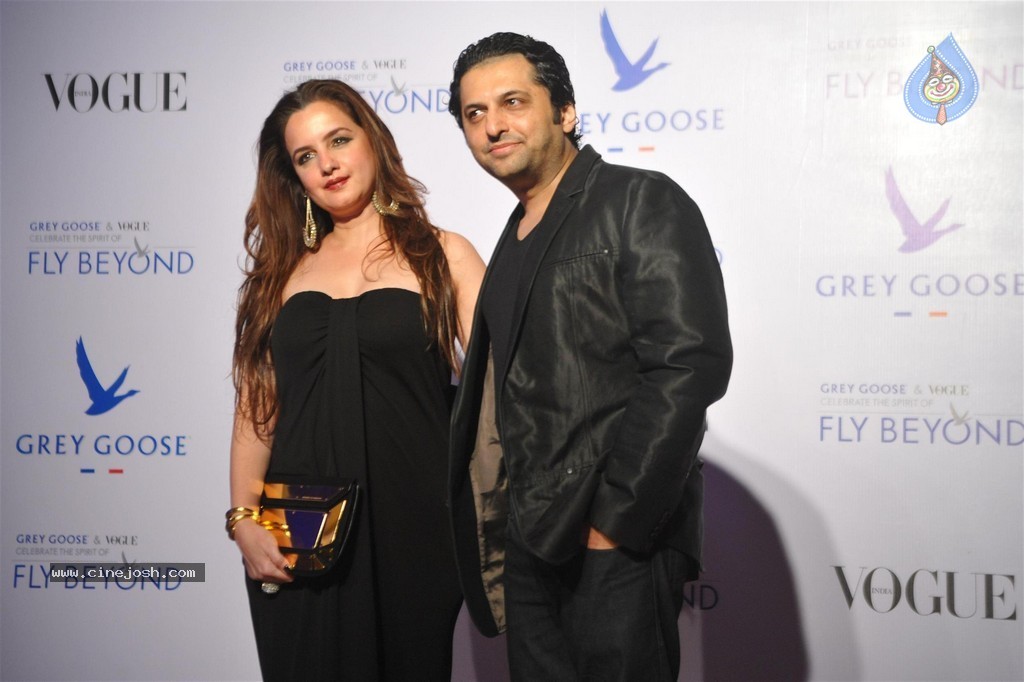 Bolly Celebs at Grey Goose Fly Beyond Awards 2014 - 38 / 152 photos