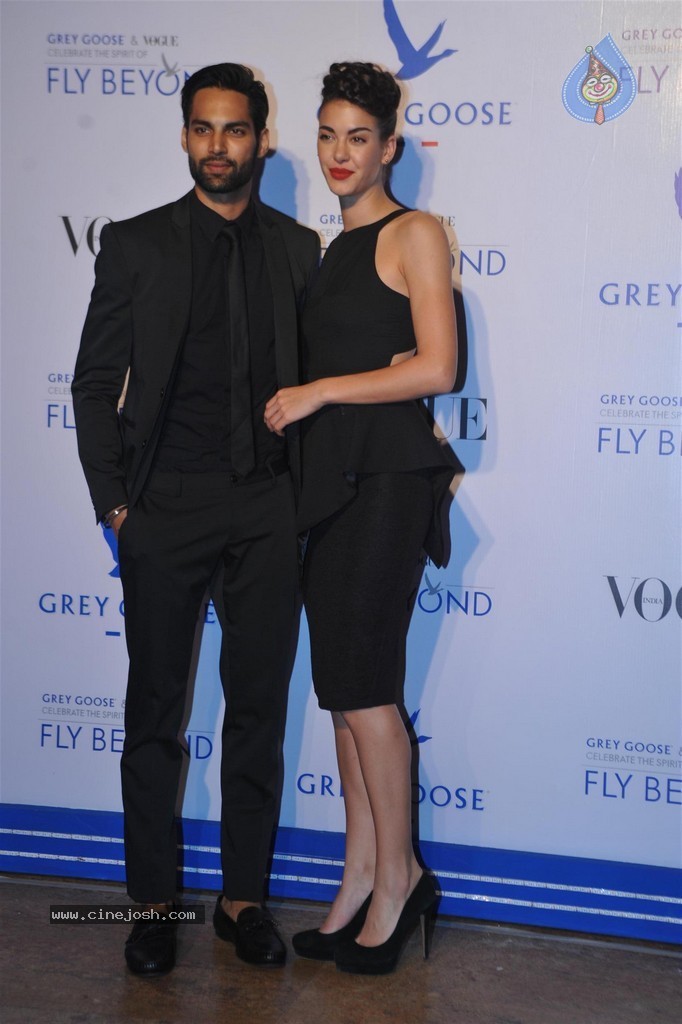 Bolly Celebs at Grey Goose Fly Beyond Awards 2014 - 45 / 152 photos