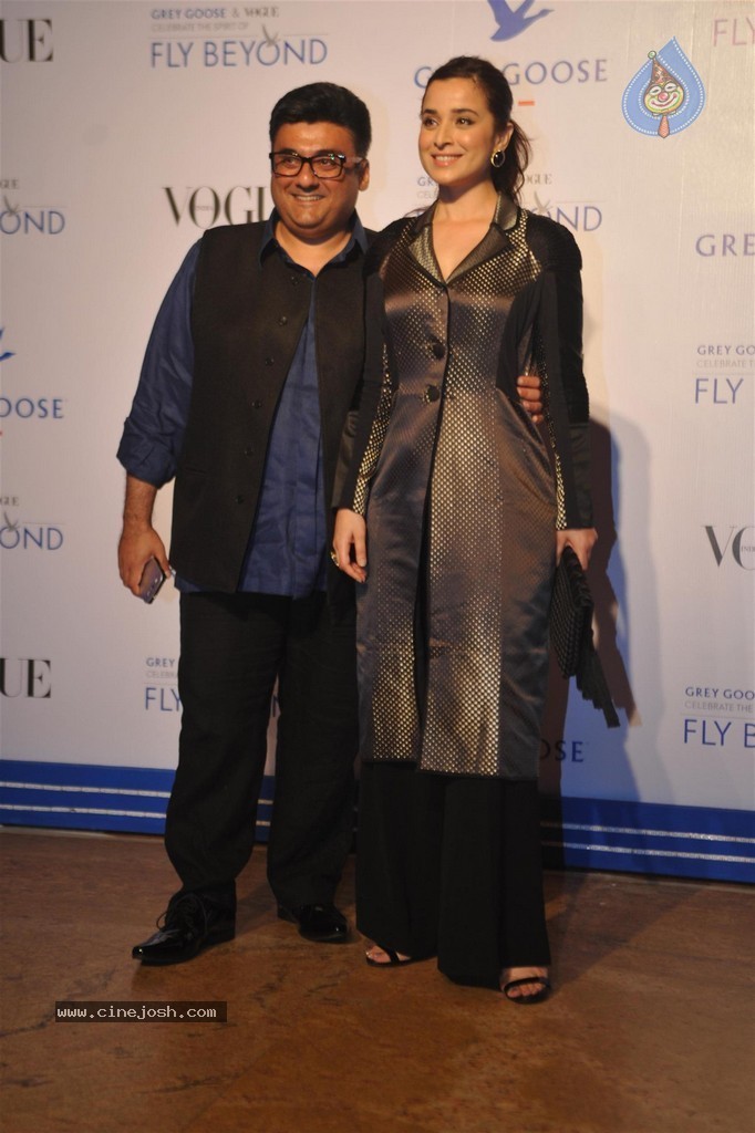 Bolly Celebs at Grey Goose Fly Beyond Awards 2014 - 69 / 152 photos