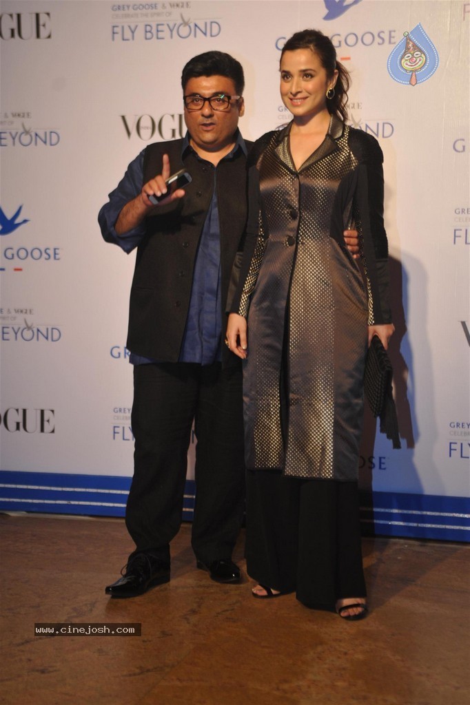 Bolly Celebs at Grey Goose Fly Beyond Awards 2014 - 84 / 152 photos