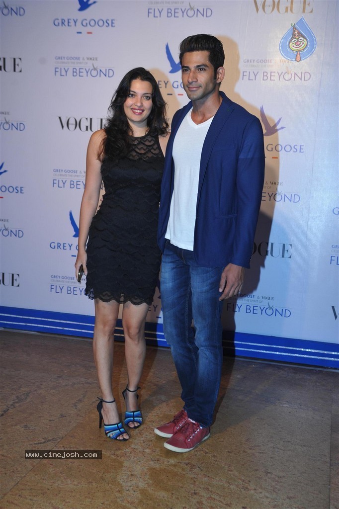 Bolly Celebs at Grey Goose Fly Beyond Awards 2014 - 104 / 152 photos