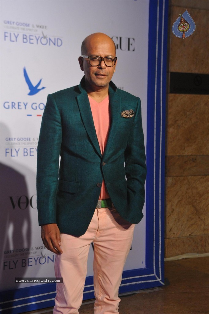 Bolly Celebs at Grey Goose Fly Beyond Awards 2014 - 125 / 152 photos