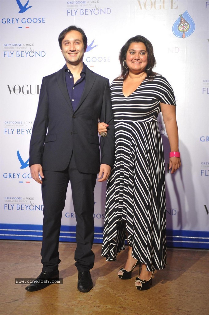 Bolly Celebs at Grey Goose Fly Beyond Awards 2014 - 139 / 152 photos