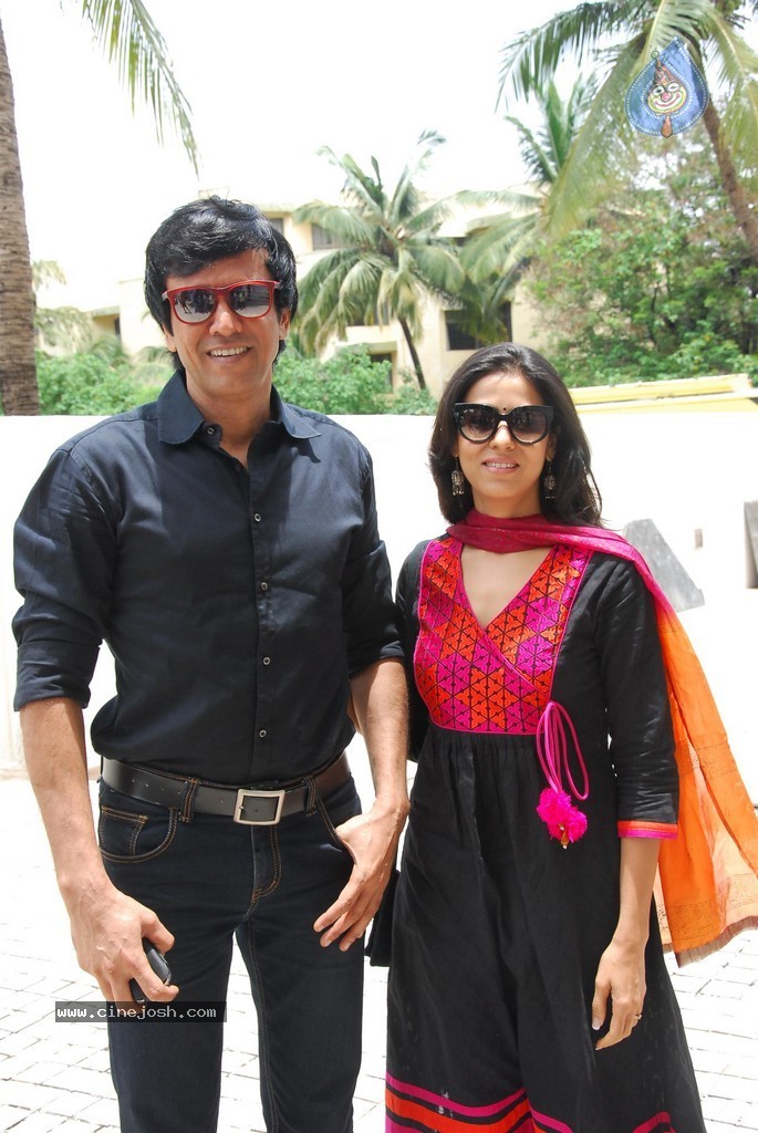 Bolly Celebs at Haider Trailer Launch - 30 / 89 photos