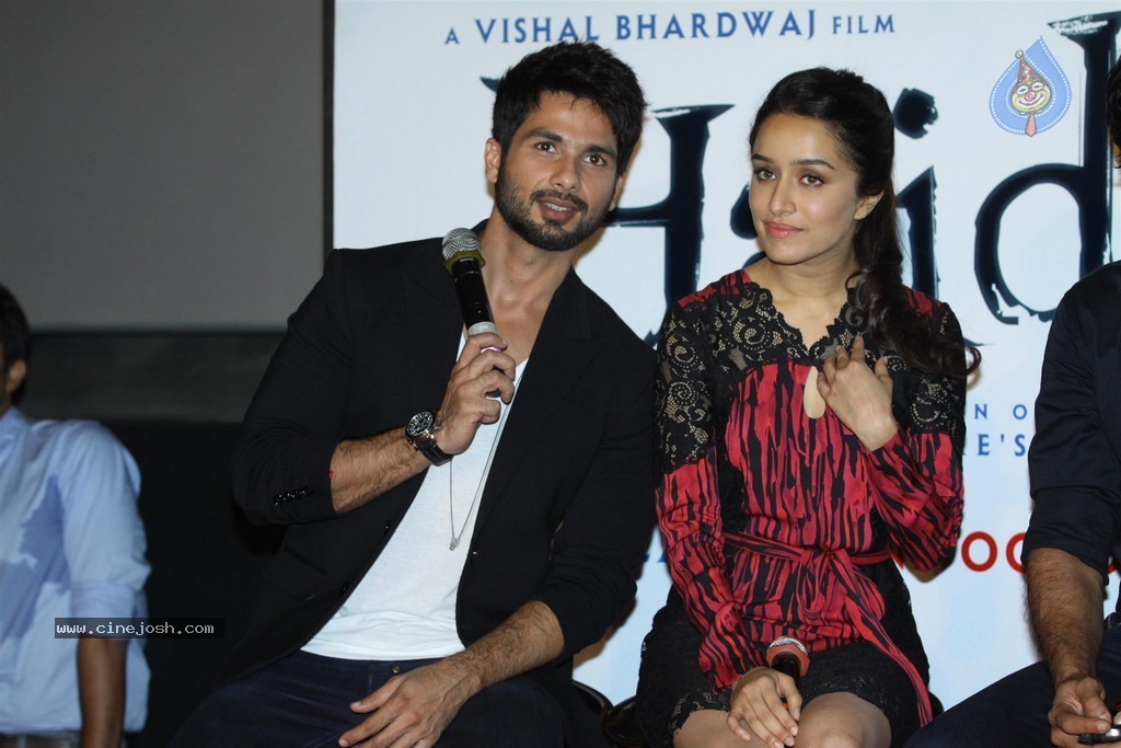 Bolly Celebs at Haider Trailer Launch - 33 / 89 photos