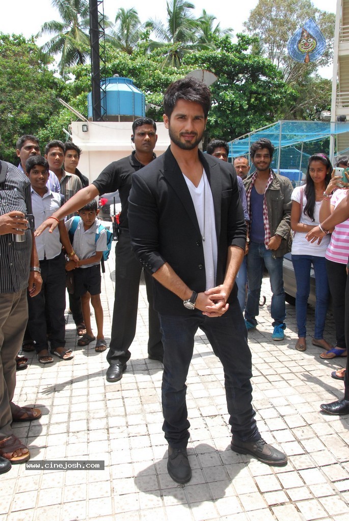 Bolly Celebs at Haider Trailer Launch - 36 / 89 photos