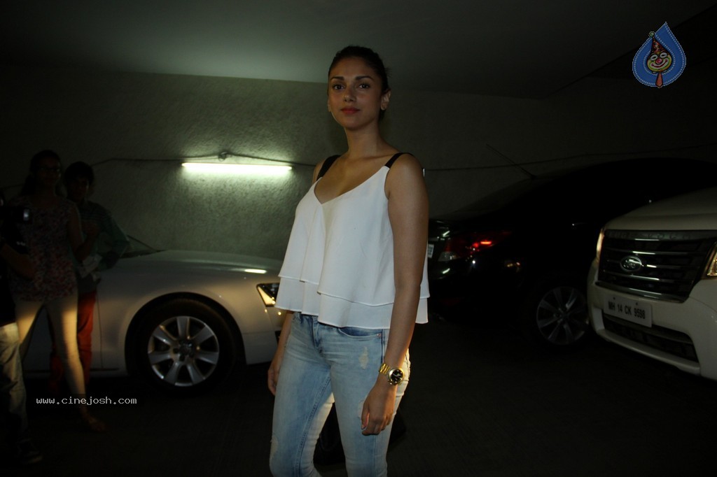 Bolly Celebs at Hawaa Hawaai Special Show - 14 / 99 photos