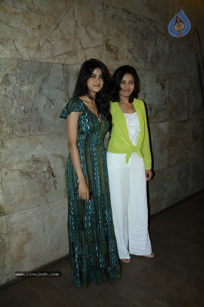 Bolly Celebs at Hawaa Hawaai Special Show - 29 / 99 photos