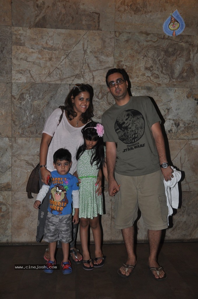 Bolly Celebs at Hawaa Hawaai Special Show - 40 / 99 photos