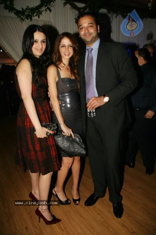 Bolly Celebs at HDIL India Couture Week Day 2 - 54 / 109 photos