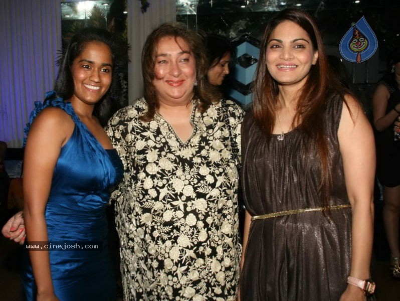 Bolly Celebs at HDIL India Couture Week Day 2 - 103 / 109 photos