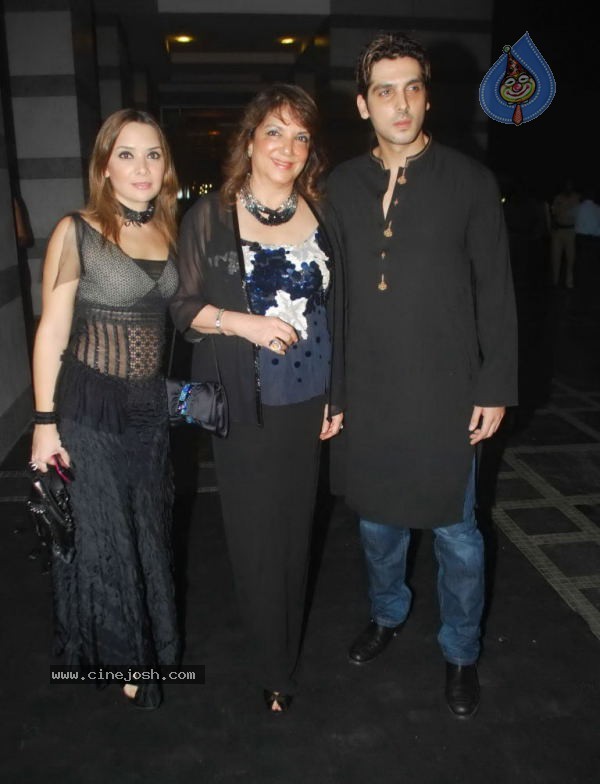 Bolly Celebs at HDIL India Couture Week Opening Party - 5 / 91 photos