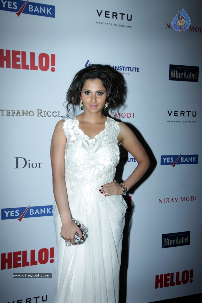 Bolly Celebs at Hello! Hall of Fame Awards - 5 / 152 photos