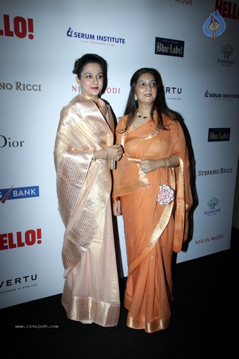 Bolly Celebs at Hello! Hall of Fame Awards - 12 / 152 photos