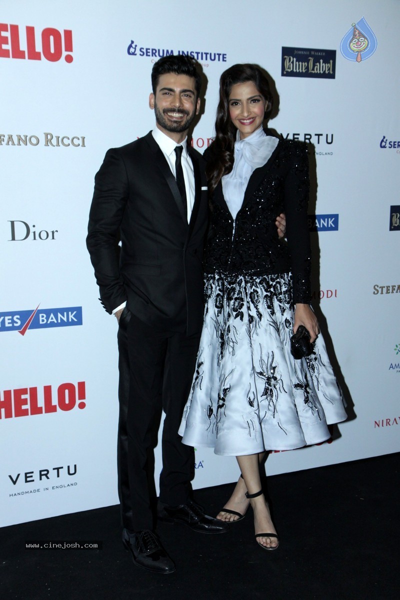 Bolly Celebs at Hello! Hall of Fame Awards - 46 / 152 photos