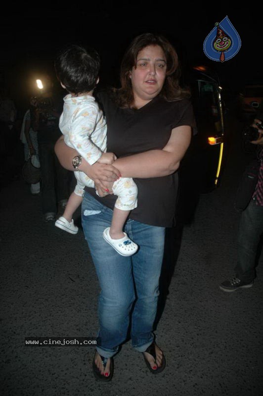 Bolly Celebs at Hrithik Bday Bash - 5 / 89 photos