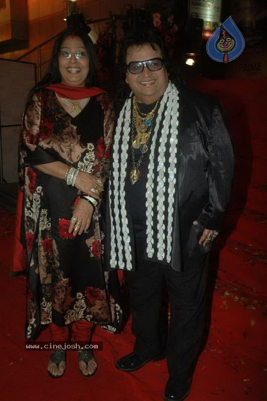 Bolly Celebs at Hum Dono Movie Premiere - 9 / 132 photos