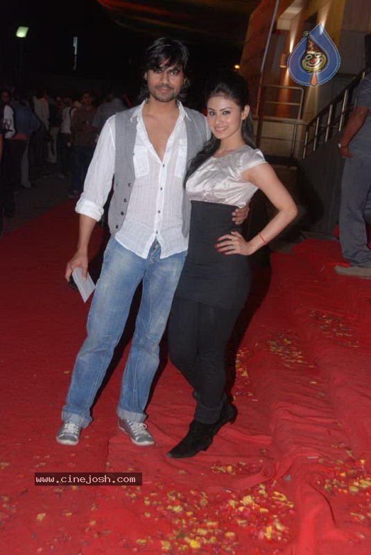 Bolly Celebs at Hum Dono Movie Premiere - 92 / 132 photos