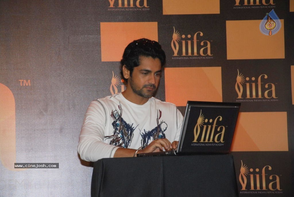 Bolly Celebs at IIFA 2012 Voting Weekend - 6 / 39 photos