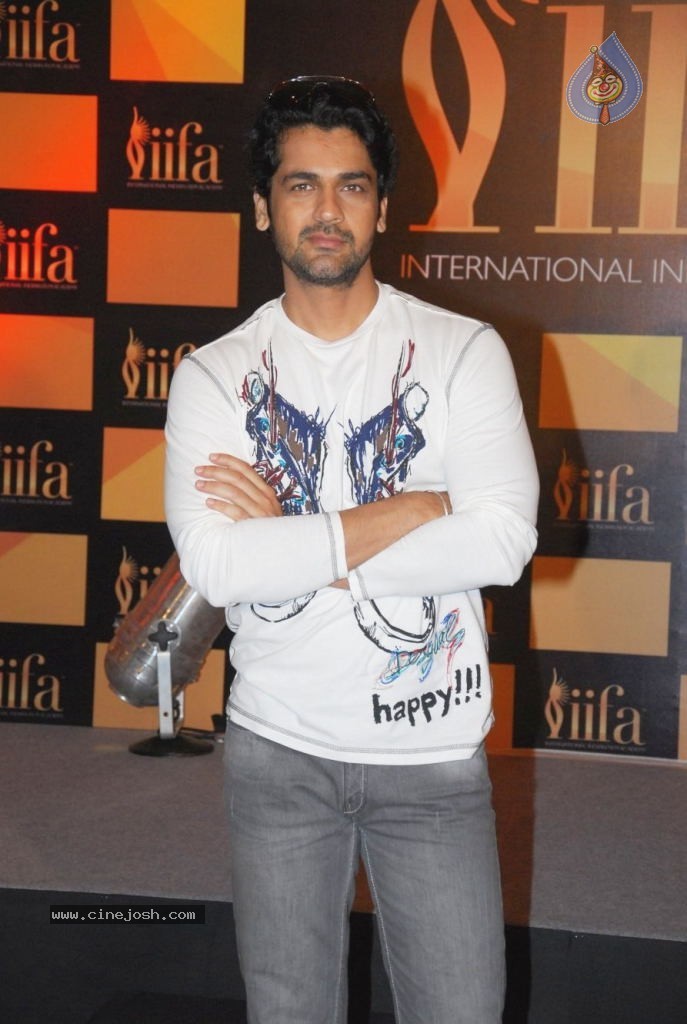 Bolly Celebs at IIFA 2012 Voting Weekend - 17 / 39 photos