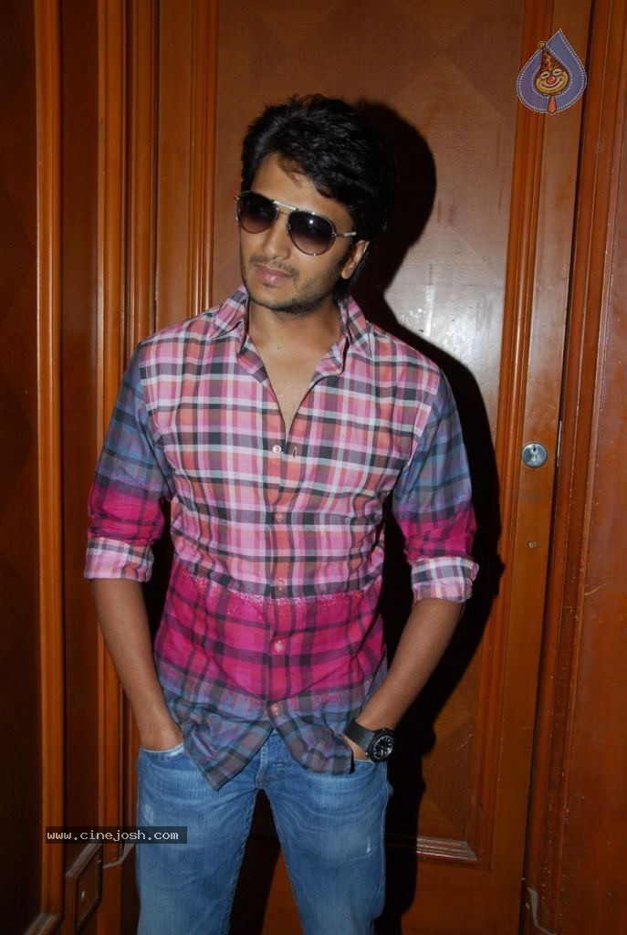 Bolly Celebs at IIFA 2012 Voting Weekend - 20 / 39 photos