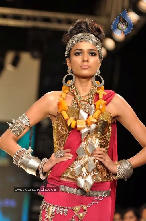 Bolly Celebs at IIJW 2012 Day 1 - 3 / 143 photos