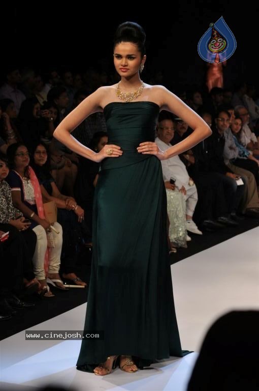 Bolly Celebs at IIJW 2012 Day 1 - 9 / 143 photos